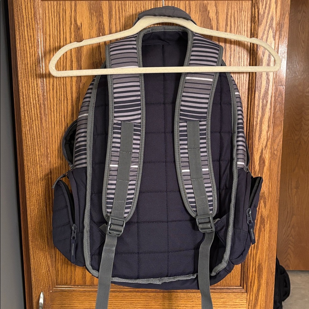 Skullcandy Ink’d Gray and Navy Men's Backpack With Computer Compartment - Picture 6 of 7